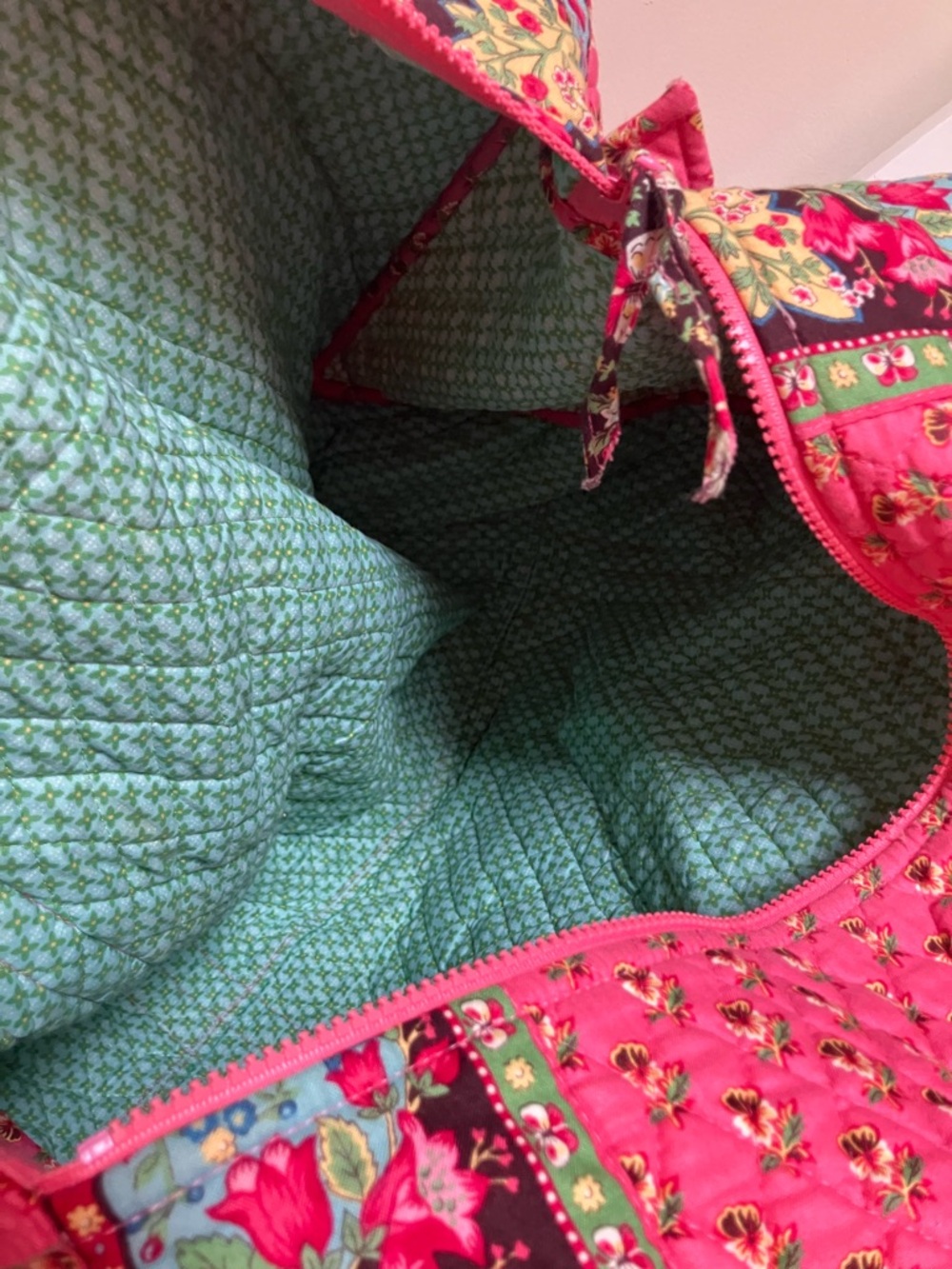 Vintage Vera Bradley Pink Pansy Duffle Bag - Picture 3 of 11